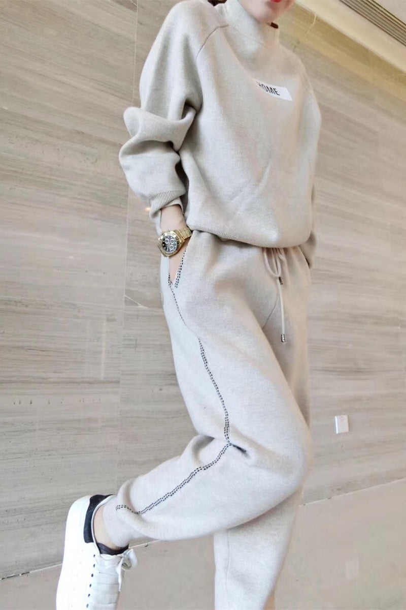 Cashmere knitted sweater suit